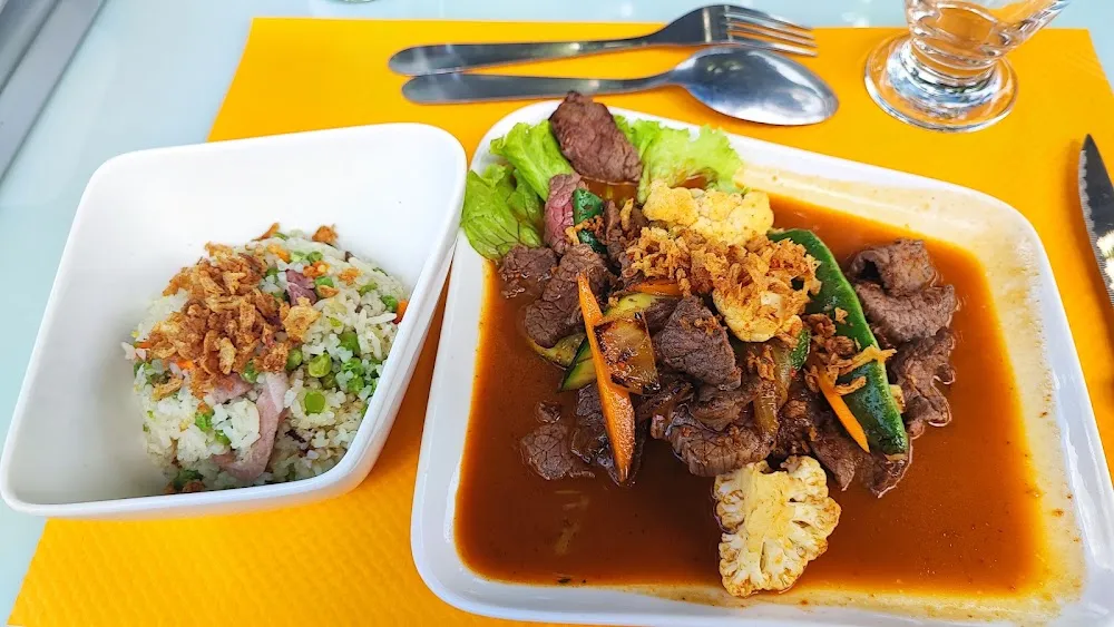 Boeuf Sauté Au Saté Accompagnement Riz Cantonais