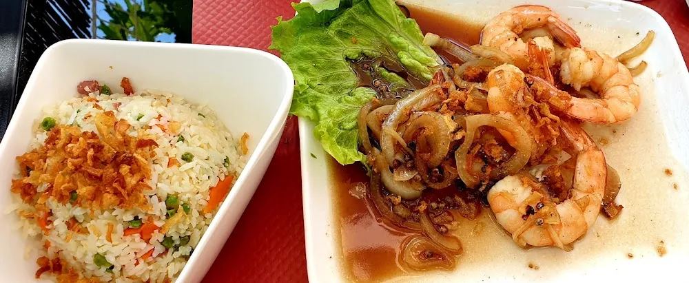 Crevettes Sauce Au Poivre Et Riz Cantonnais